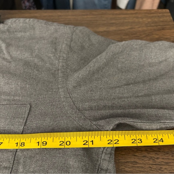 💕 Uniqlo Men's Gray Button-Up Shirt M - Picture 7 of 10